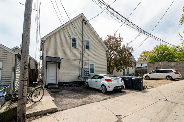 Property Photo: 816 E Clarke St WI 53212