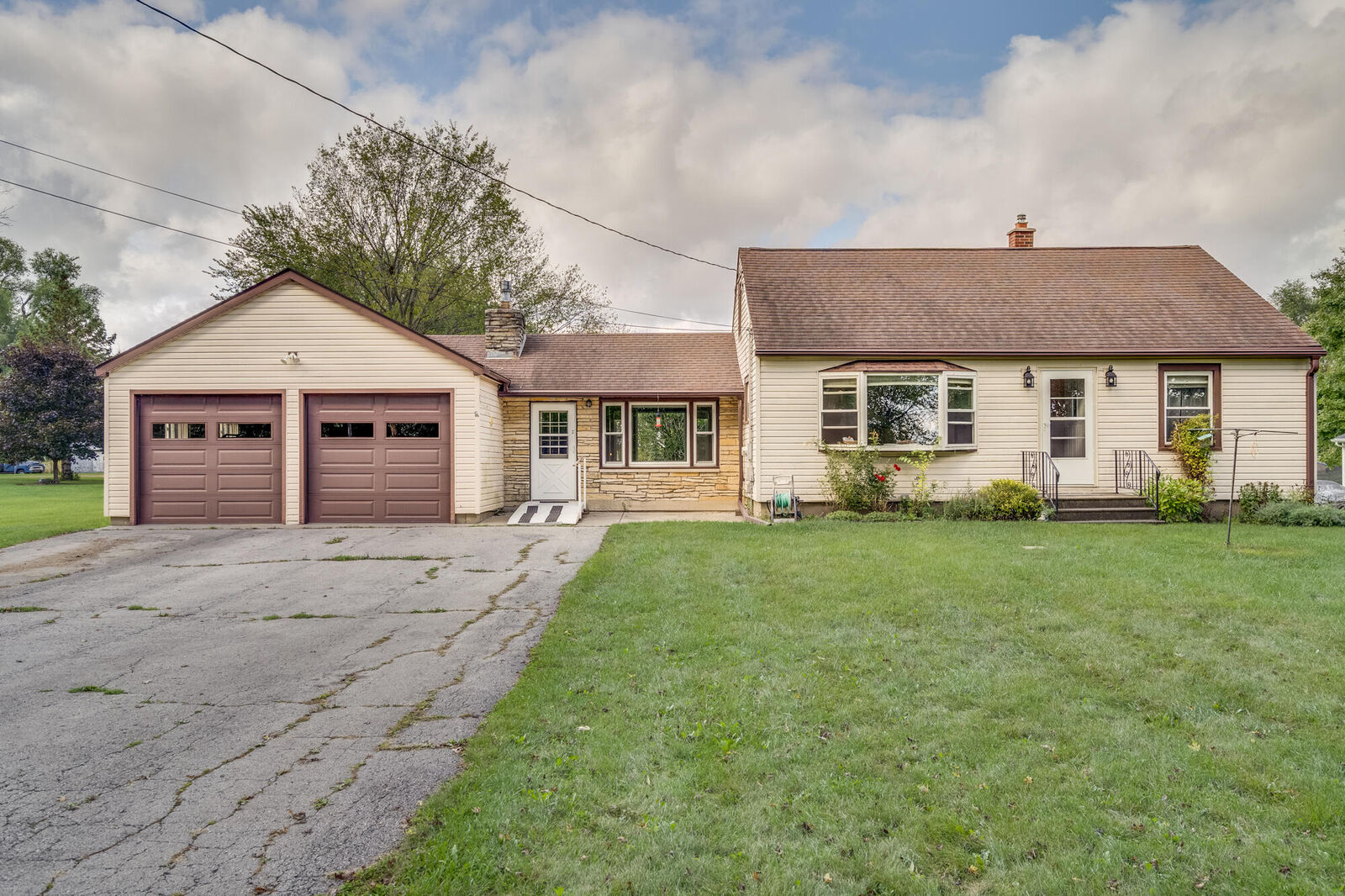 Property Photo: 3010 100th Ave WI 53144
