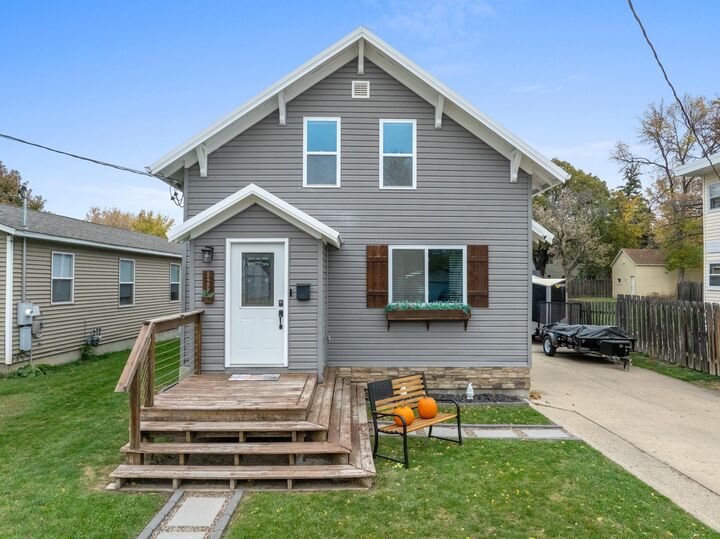 826 1st Ave NW  Minot ND 58703 photo