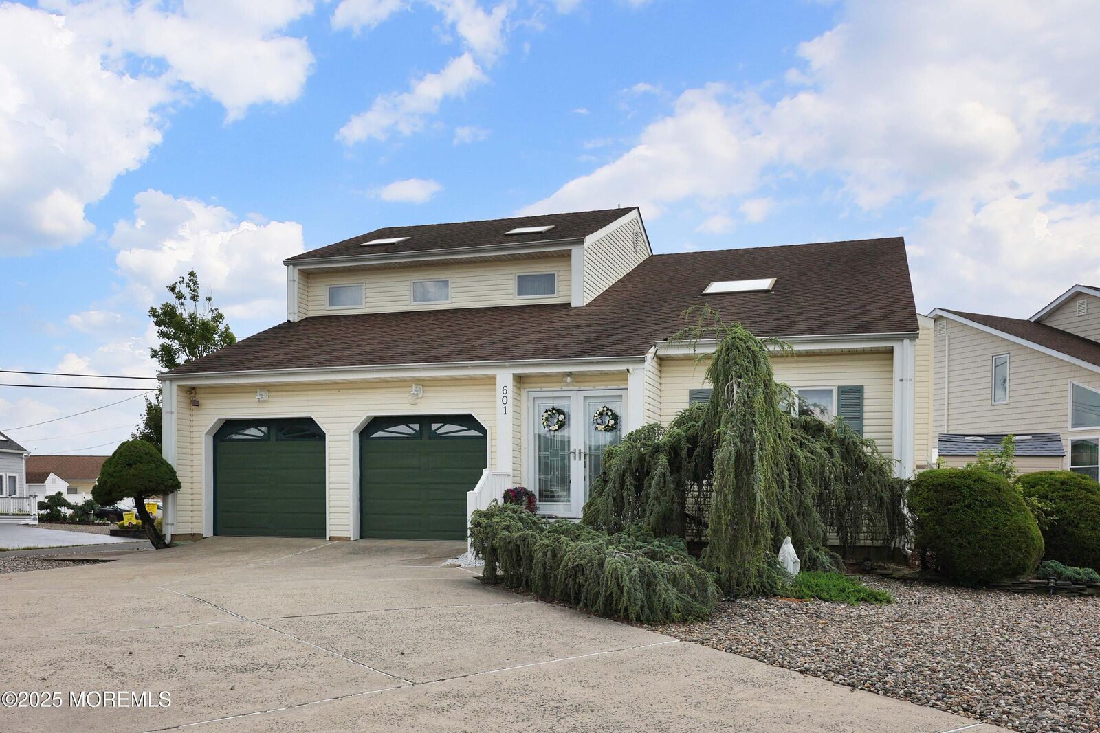 Property Photo: 601 Franklin Court NJ 08731