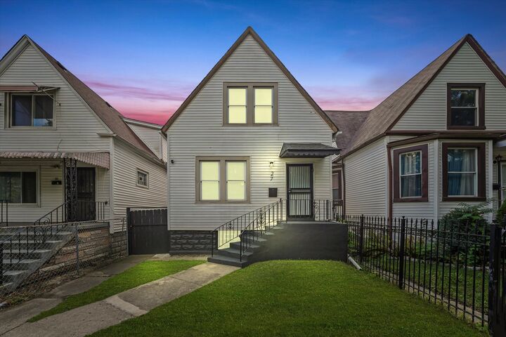 Property Photo: 27 E 117th Place IL 60628