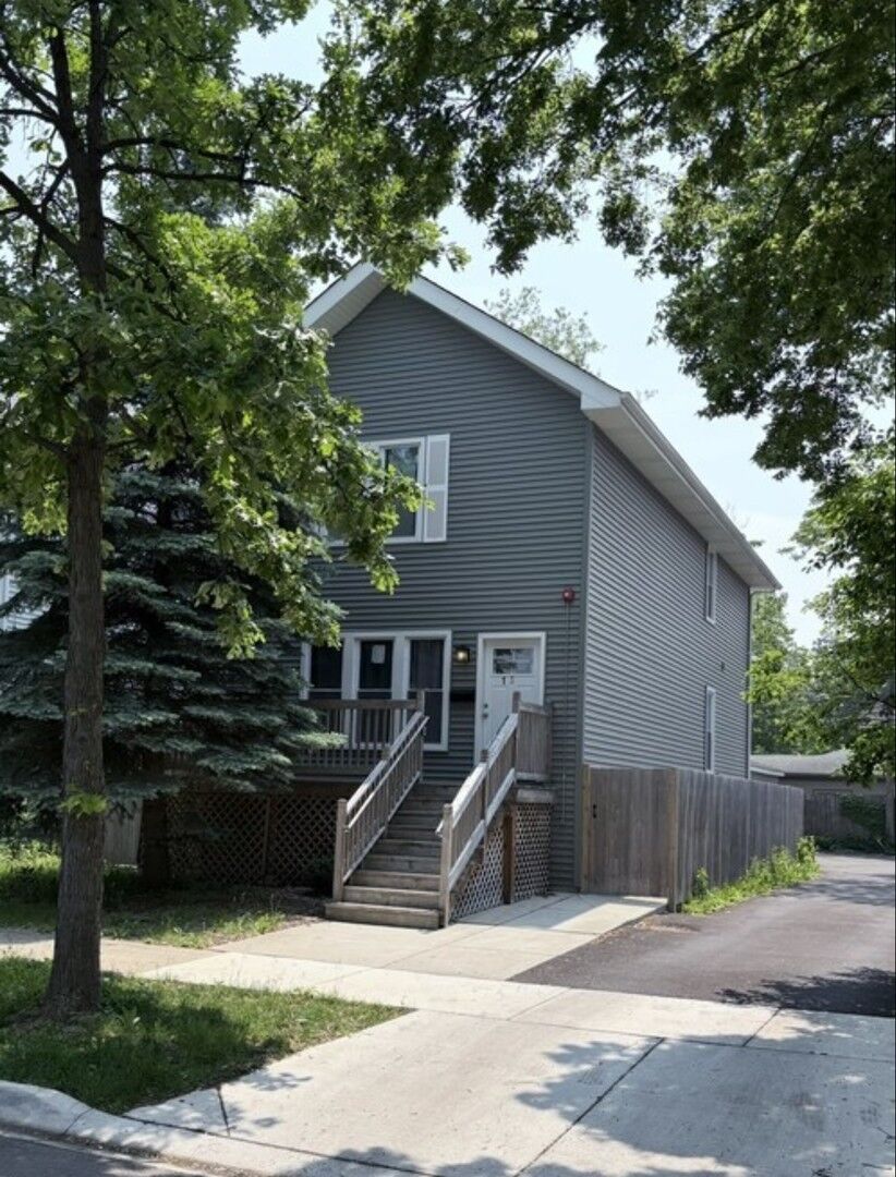 Property Photo:  19 Augusta Street  IL 60302