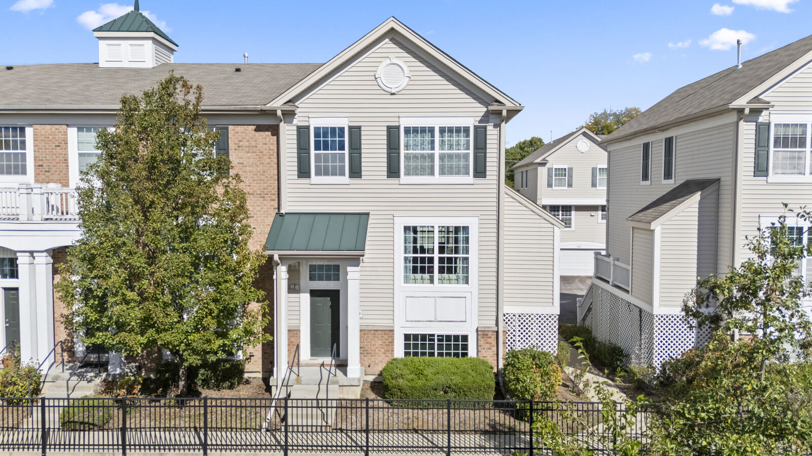 Property Photo:  1519 E Arbor Lane  IL 60004 
