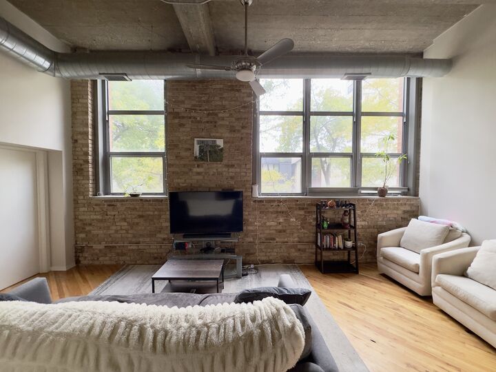 Property Photo: 1735 N Paulina Street 212 IL 60622