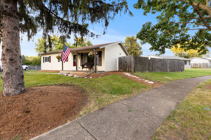 Property Photo: 233 Malibu Drive IL 60440