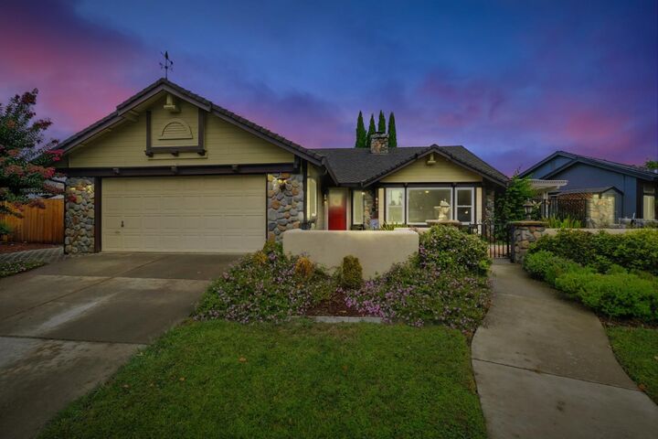 Property Photo:  6636 Paseo Del Sol Way  CA 95758 