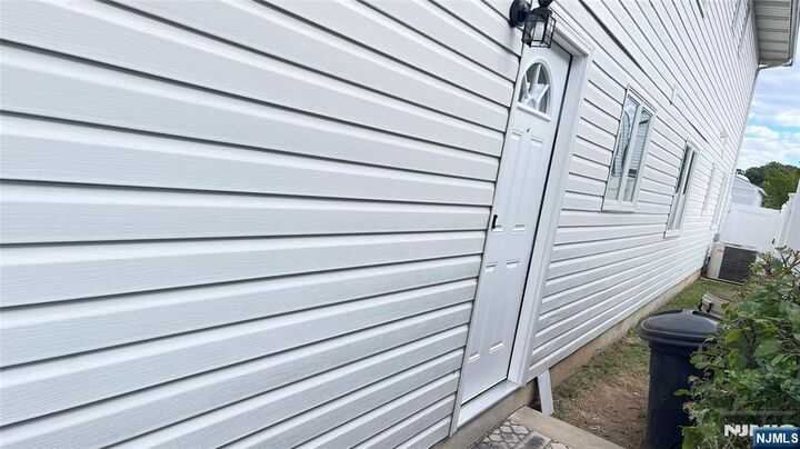 Property Photo:  41 Hillcrest Avenue  NJ 07644