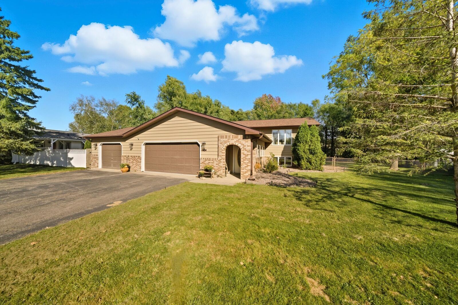 Property Photo: 1404 Bilmar Avenue WI 54017
