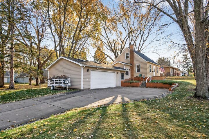 Property Photo:  4552 Brunswick Avenue N  MN 55422 