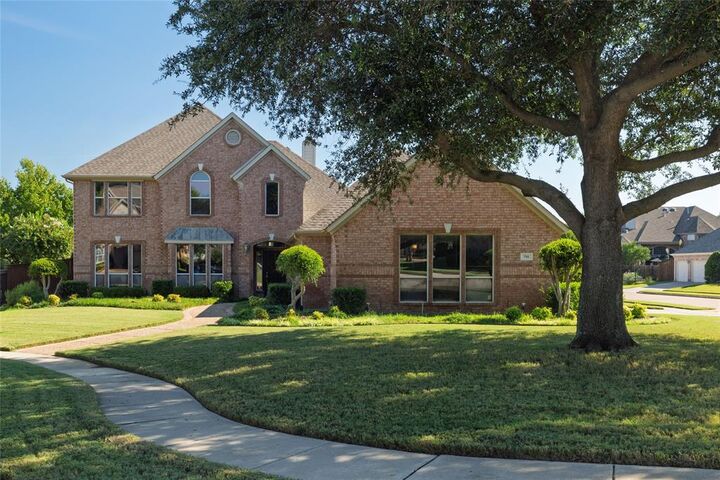 Property Photo: 715 Misty Court TX 76248