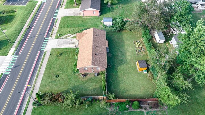 Property Photo: 2011 S 13th Street AR 72758