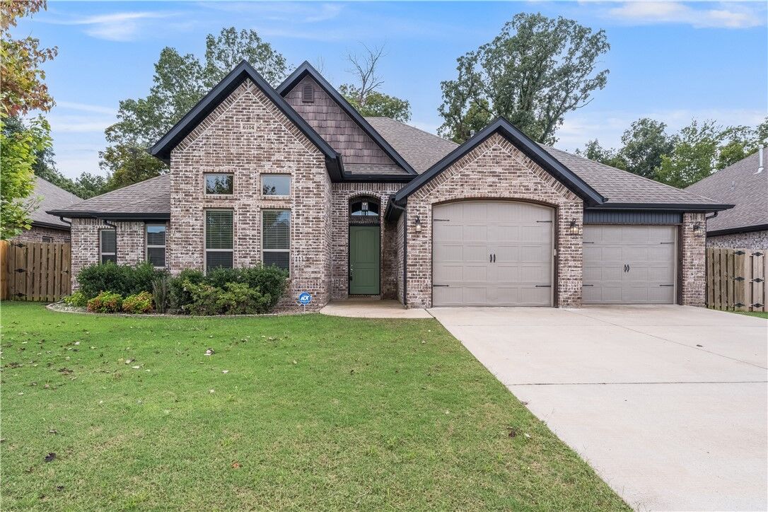 Property Photo: 6104 W Buckeye Drive AR 72758