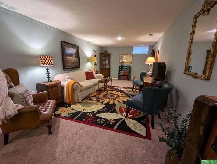 Property Photo: 11823 Mason Plaza NE 68154