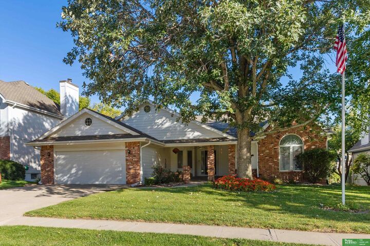 Property Photo: 14464 Burdette Street NE 68116