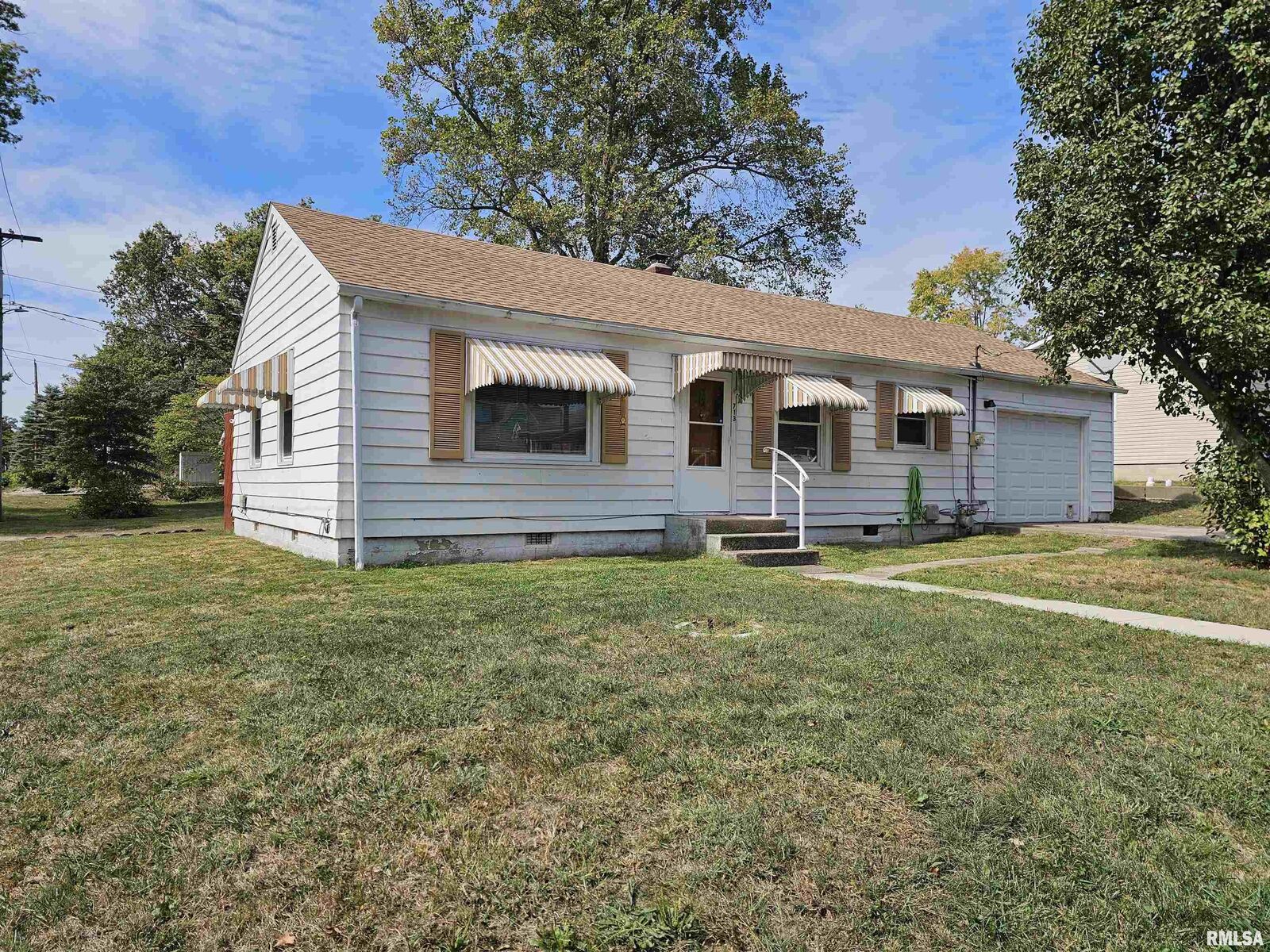 Property Photo: 713 N 10th Street IL 62864
