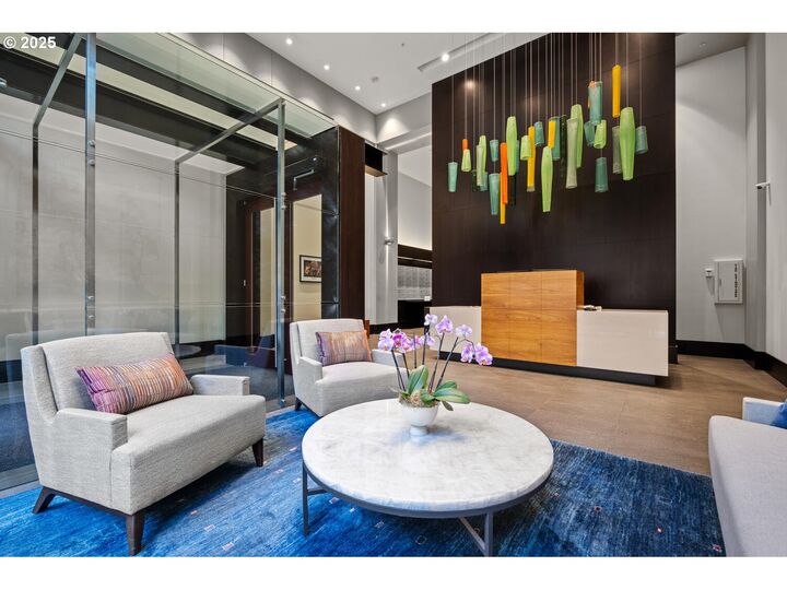 Property Photo:  1025 NW Couch St 1111  OR 97209 