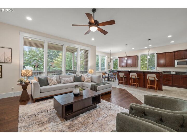 Property Photo:  9220 SW Taylor St  OR 97225 