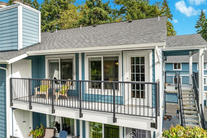 Property Photo: 3100 125th Avenue SE 15 WA 98005