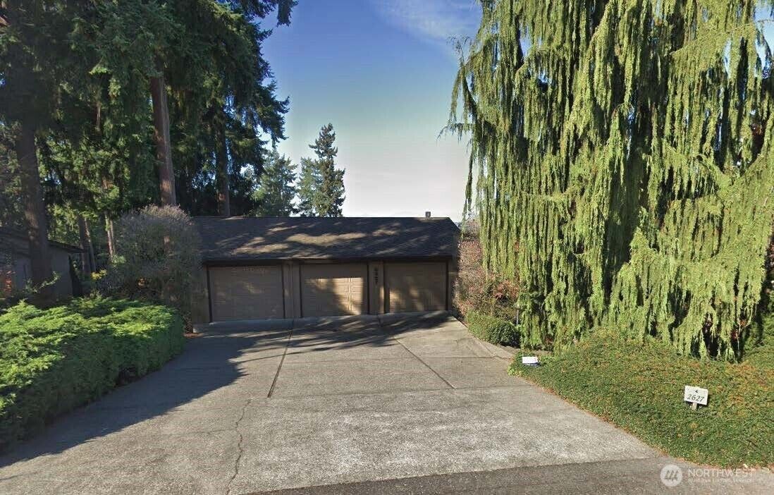 Property Photo: 2627 96th Avenue NE WA 98004