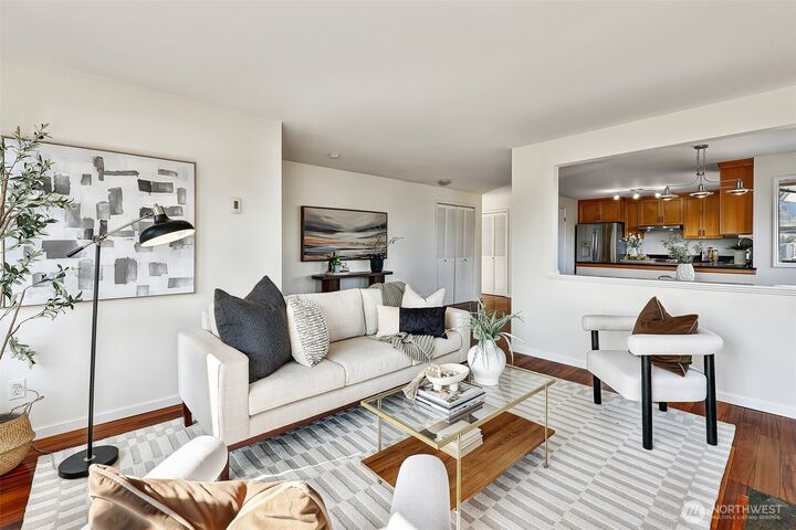Property Photo: 9407 Linden Ave N B WA 98103
