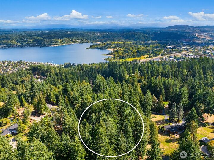 Property Photo: 18610 SE 58th Street WA 98027