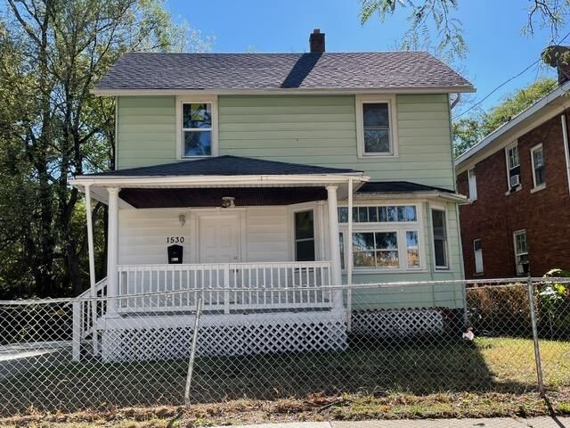 Property Photo: 1530 Chestnut Street IL 61102
