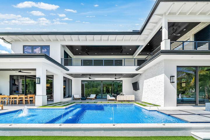 Property Photo:  1560 SW 6th Avenue SW  FL 33486 