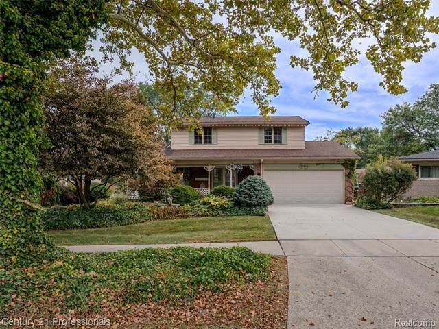 Property Photo: 35604 Alta Vista Dr Drive MI 48312