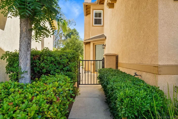 Property Photo: 1942 Arbor Glen CA 92025