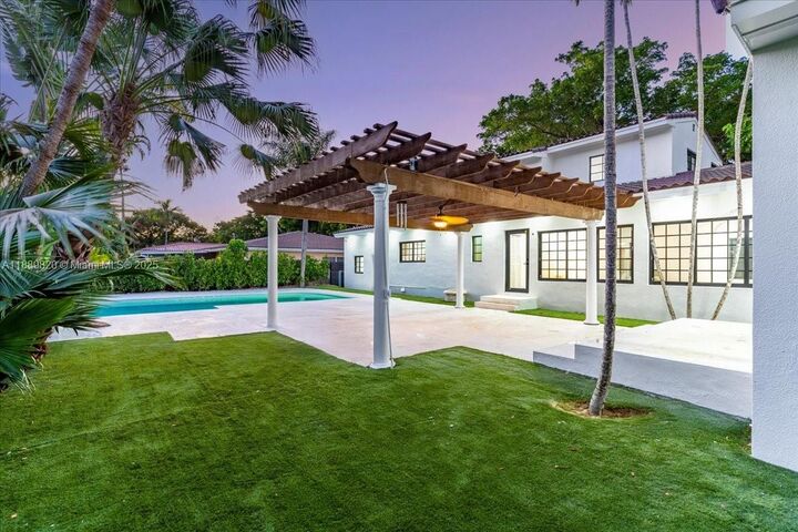 Property Photo: 1426 Robbia Ave FL 33146
