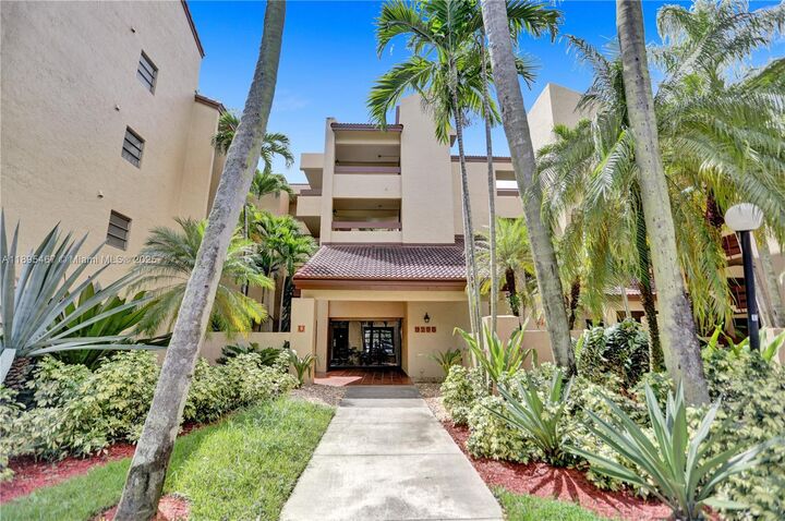 Property Photo: 9285 SW 125th Ave U-101 FL 33186