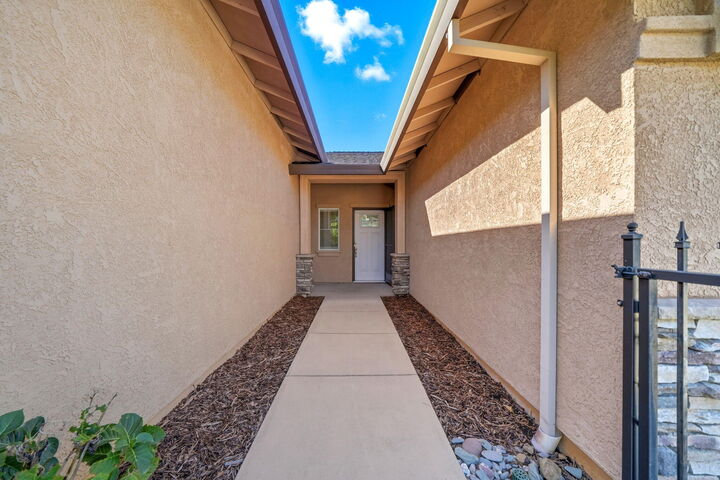 Property Photo: 5556 Muir Peak Road CA 96002