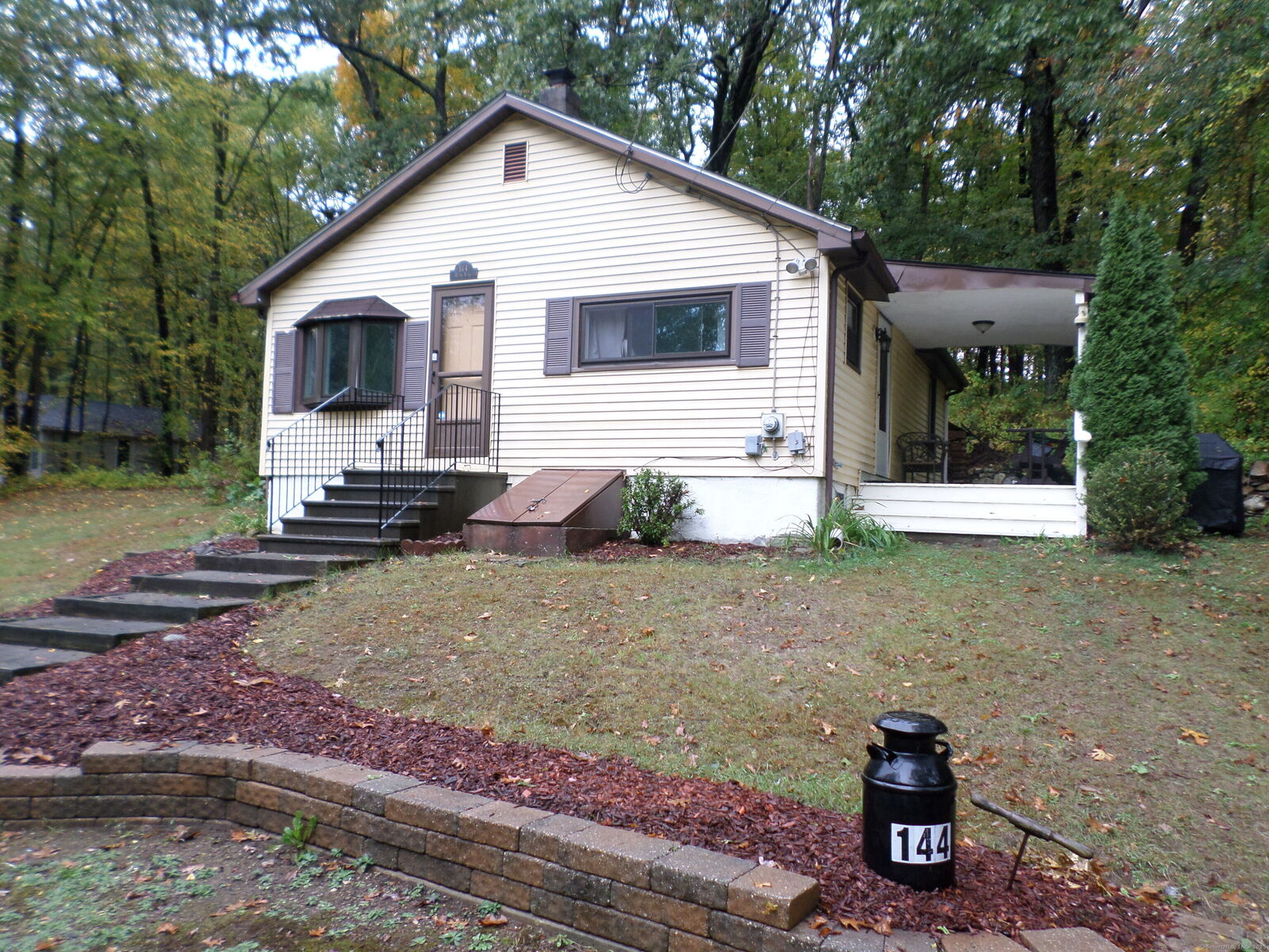 Property Photo:  144 Buena Vista Road  CT 06238