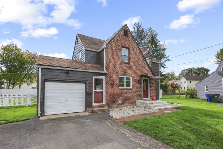 Property Photo: 36 Hartt Lane CT 06111
