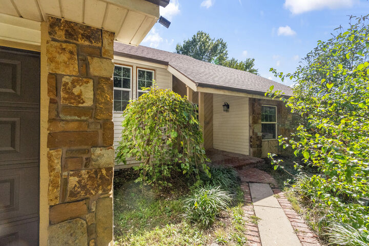 Property Photo: 3900 S Crystal Place MO 65807
