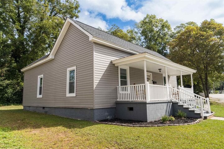 Property Photo: 508 W Smith Street SC 29341