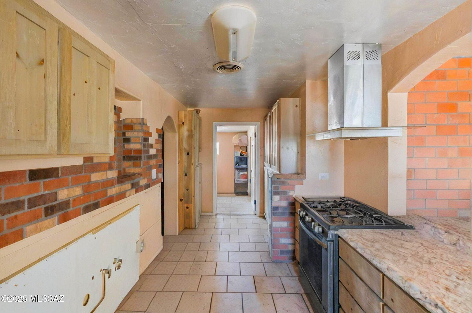 Property Photo: 6131 E 28th Street AZ 85711
