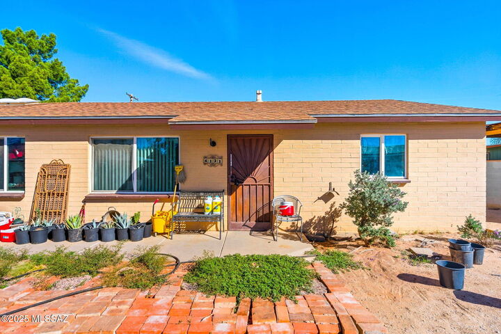 6131 E 28th Street  Tucson AZ 85711 photo