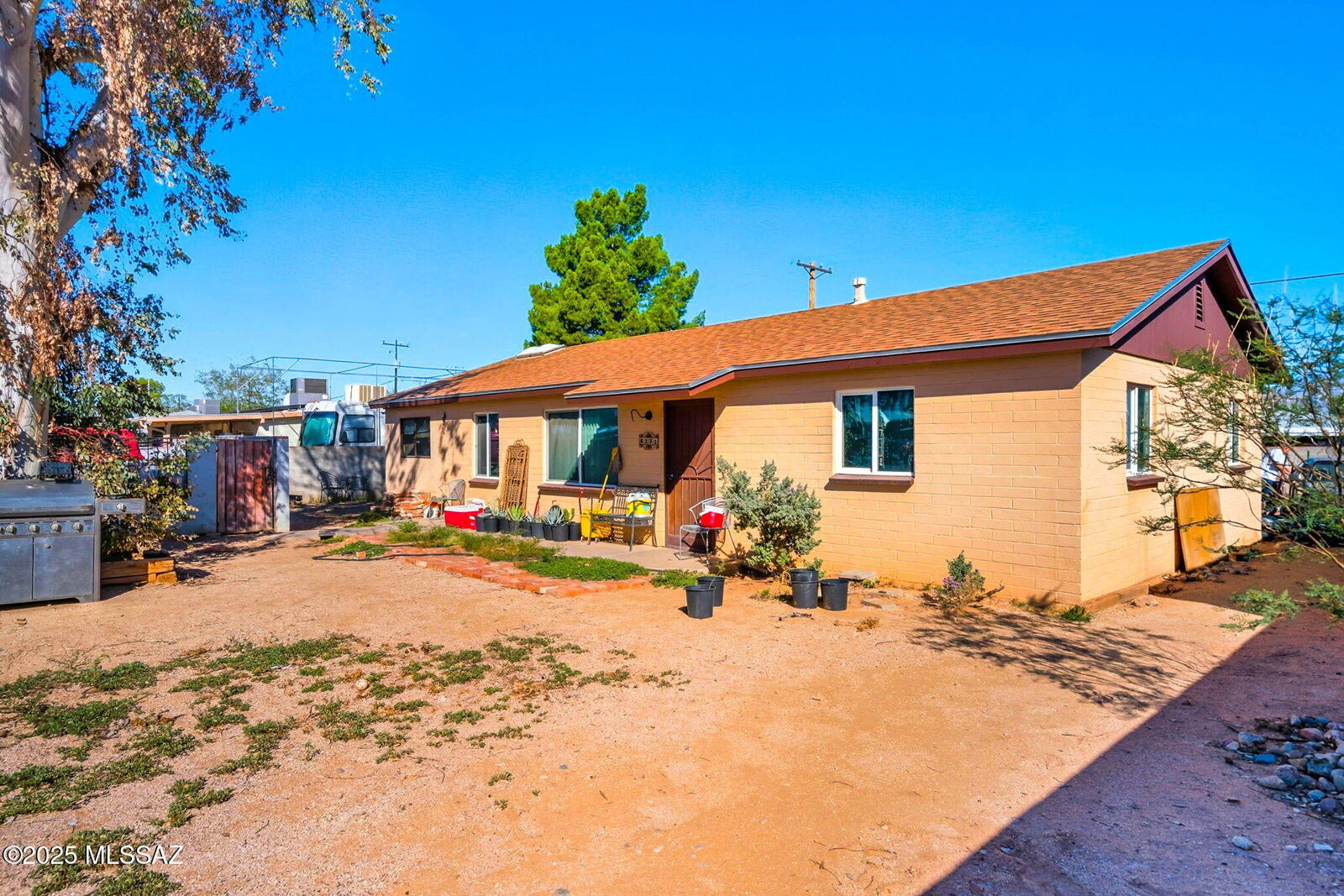 Property Photo: 6131 E 28th Street AZ 85711