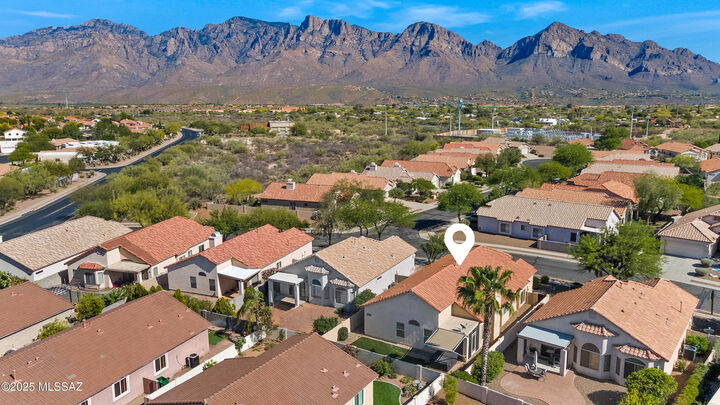 Property Photo:  114 W Freddie Canyon Way  AZ 85755 