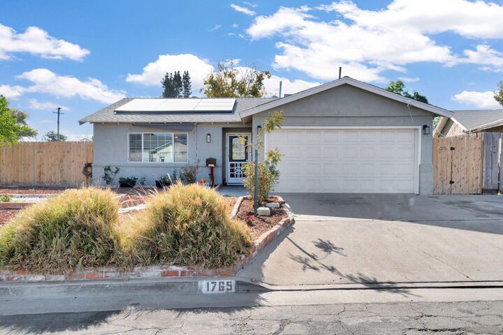 Property Photo:  1765 Parkside Drive  CA 93230 