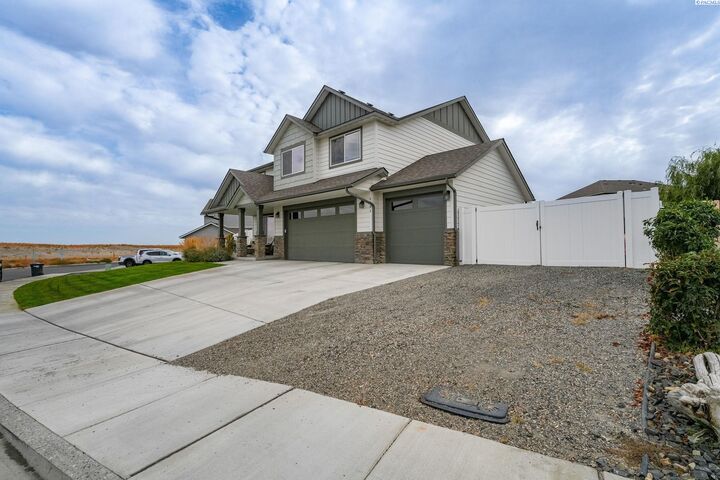 Property Photo: 6006 Nauvoo Lane WA 99301