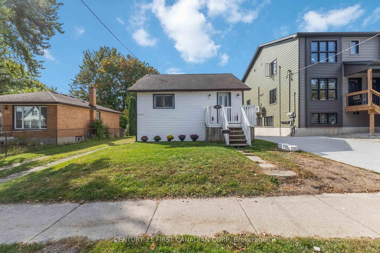 Property Photo:  321 Edmonton Street  ON N5W 4X3 