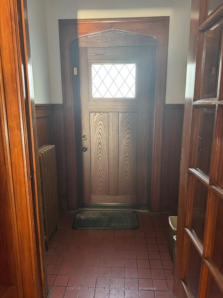 Property Photo:  1274 Broadview Avenue  ON M4K 2T4