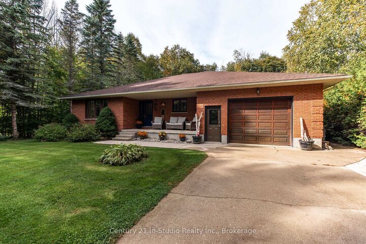 Property Photo: 34 Southampton Parkway ON N0H 2G0