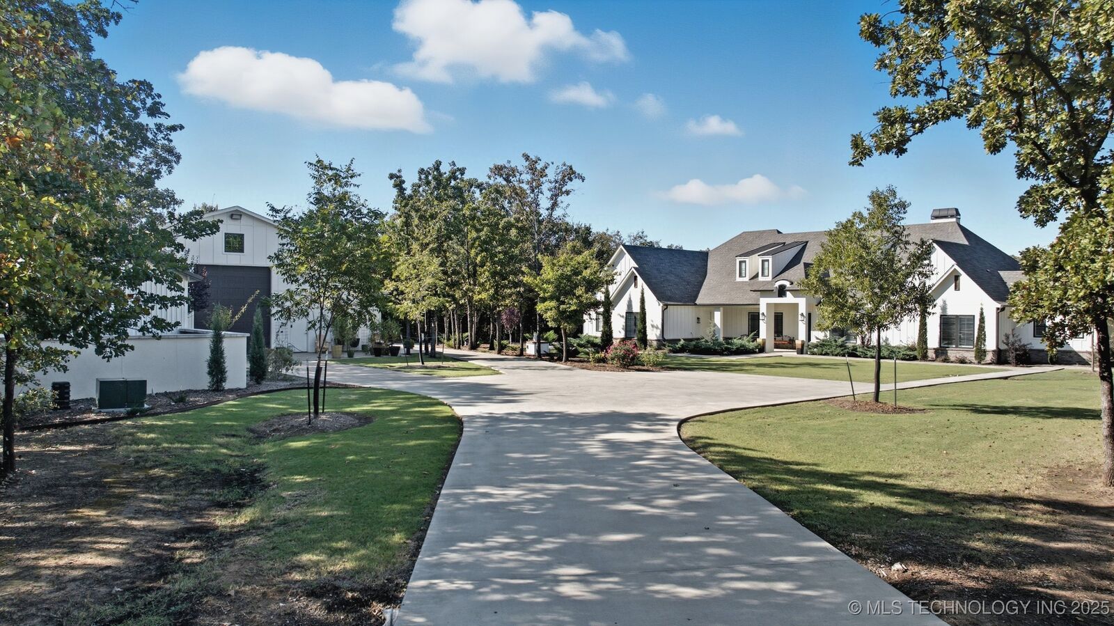 Property Photo:  11319 Mary Knox Drive  OK 74421 