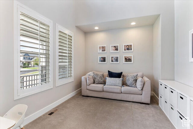 Property Photo: 947 S Honeysuckle Way UT 84037