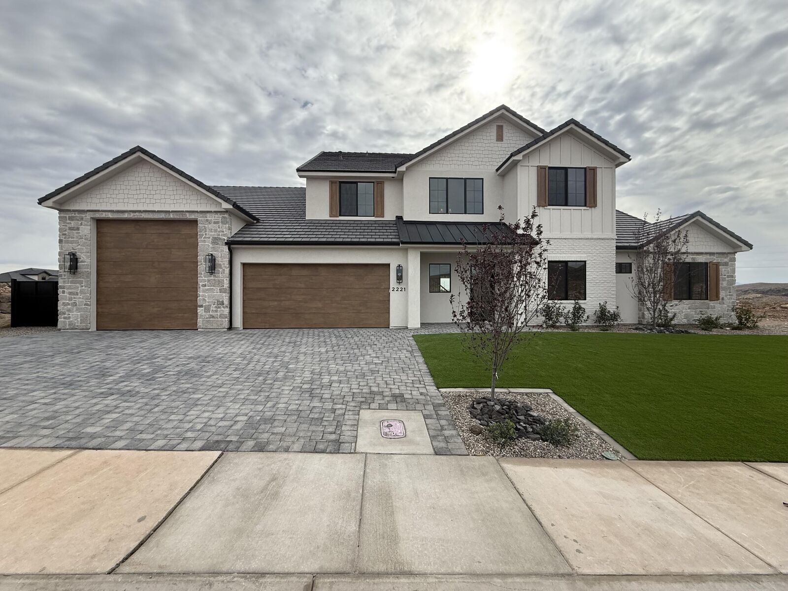 Property Photo: 2221 S Carabiner Way UT 84770