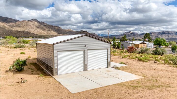Property Photo: 3870 N Bouse Road AZ 86413