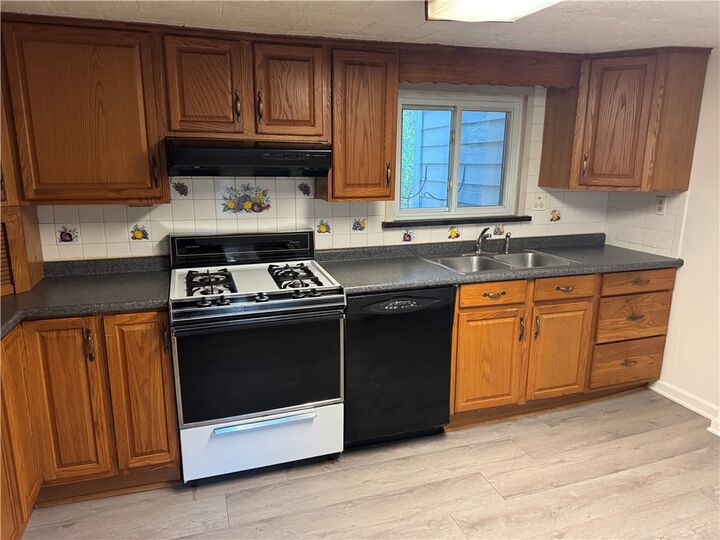 Property Photo: 576 Glenfield Rd PA 15143